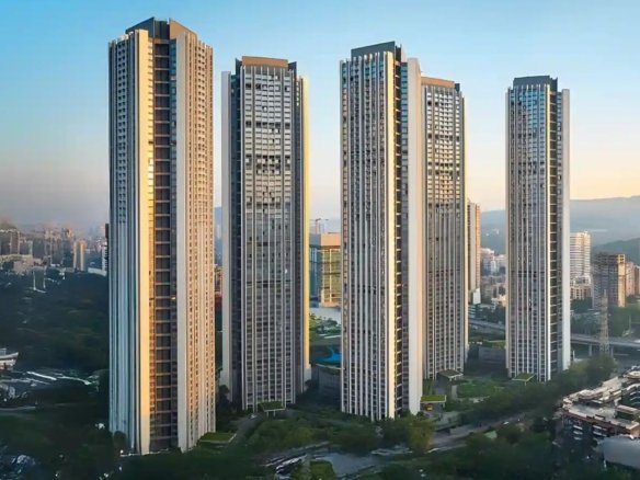 Mumbai skyline vs Gurgaon luxury skyline comparison for Oberoi 360 North analysis