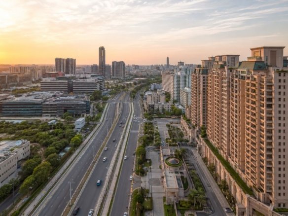 Golf Course Road Gurgaon luxury skyline and premium residential towers