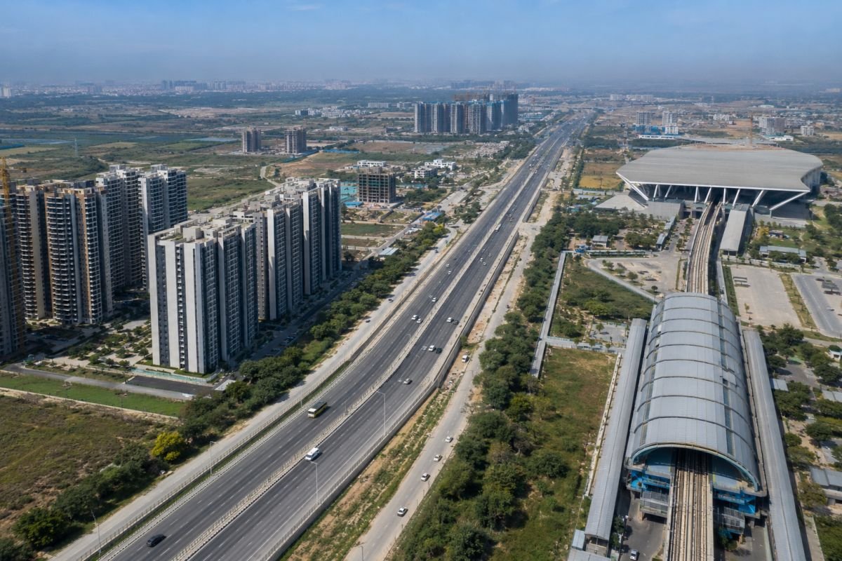 Dwarka Expressway and metro connectivity near Sector 113 Gurgaon